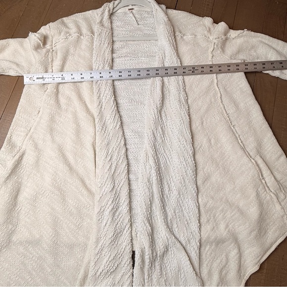 Free People Oversized Textured Knit Sweater Relaxed Fit Boho Pullover Size Small - Picture 5 of 9